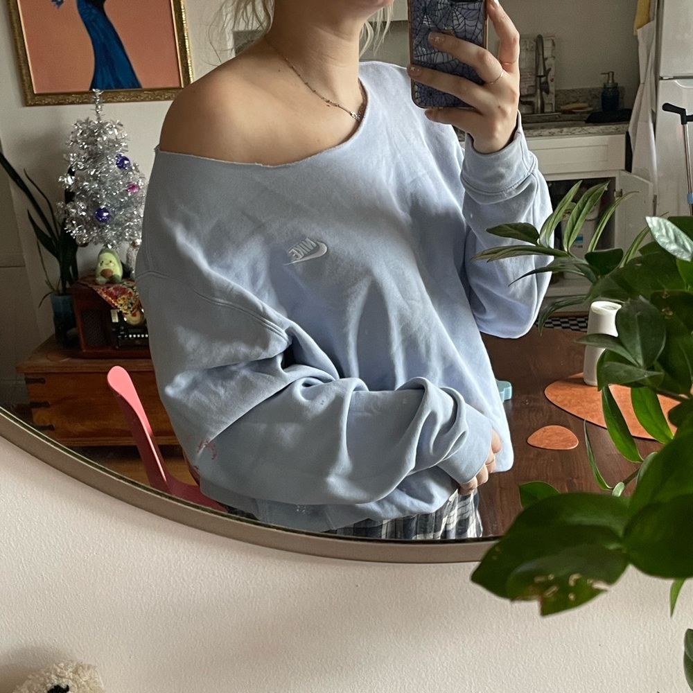 nike sweatshirt